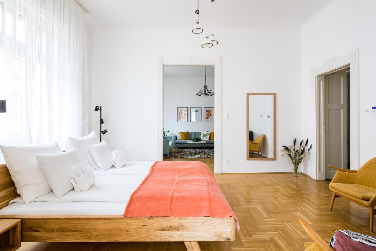 Captain Buda Apartment Будапеща Екстериор снимка