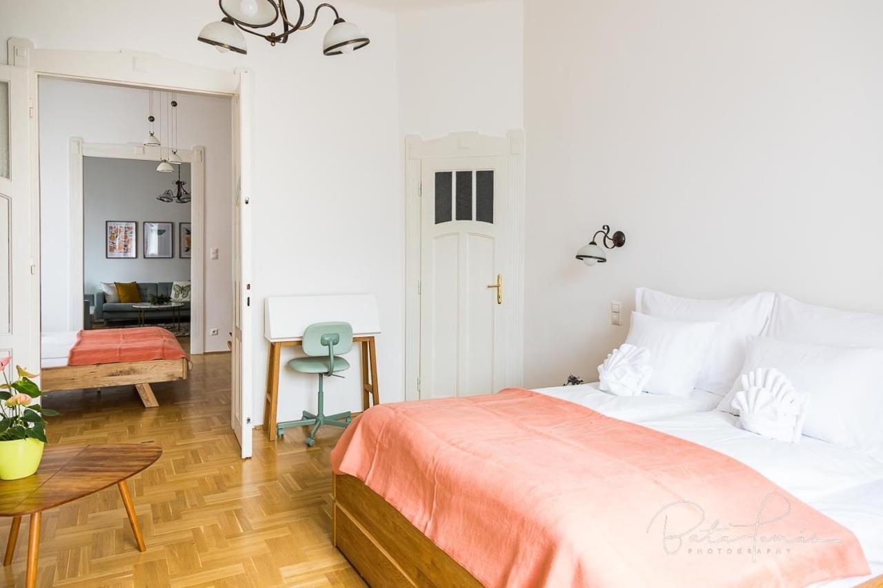 Captain Buda Apartment Будапеща Екстериор снимка