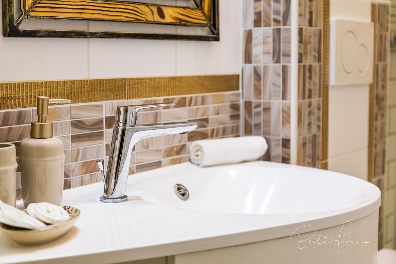 Captain Buda Apartment Будапеща Екстериор снимка